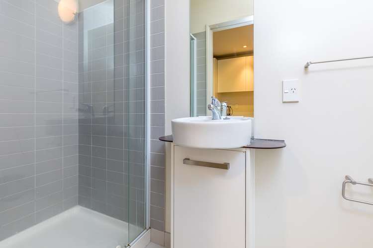 724/10 Waterloo Quadrant Auckland Central_9