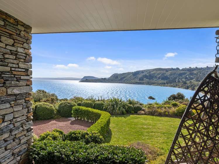 25 Whakamoenga Point Acacia Bay_5