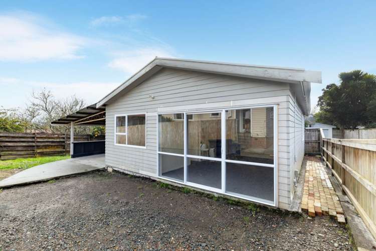 16 Kaikoura Street Henderson_13