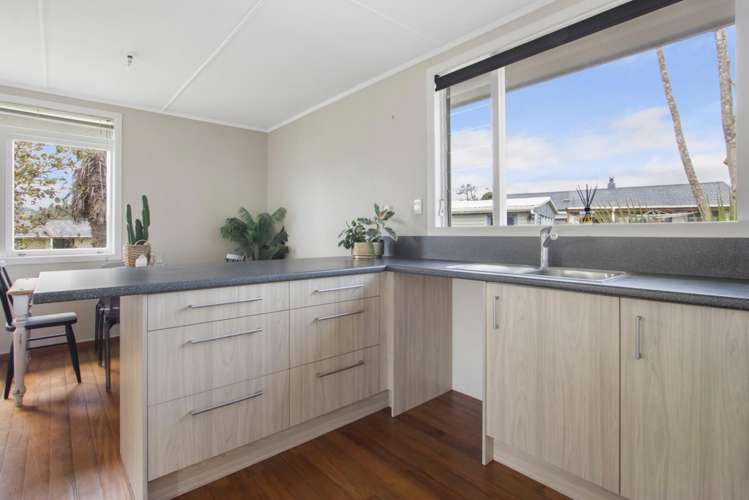 32 Silverton Road_4