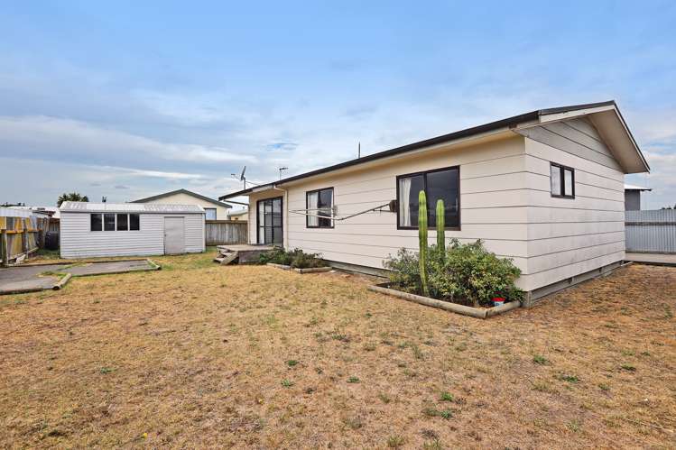 11 Holmes Place Flaxmere_10