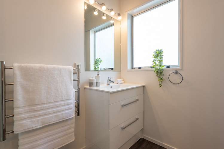 97 Kaikoura Street Maupuia_18