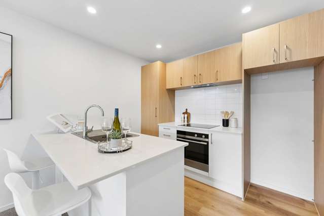 4/2 Stokes Avenue Te Atatu Peninsula_4