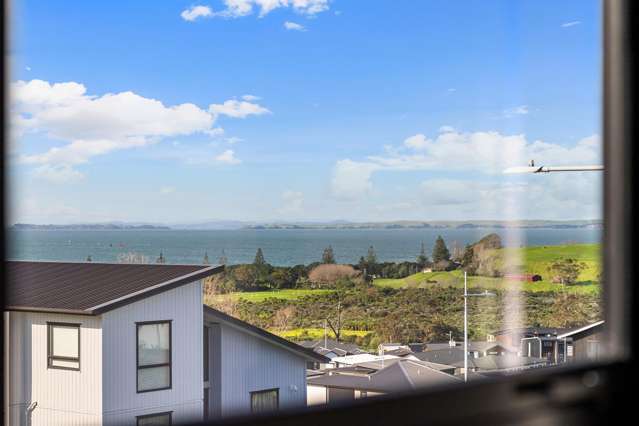 Sea Views. Style. Serenity.
