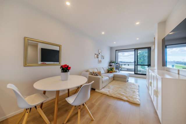 Freehold, Sunny & Easy-Care Near Parks
