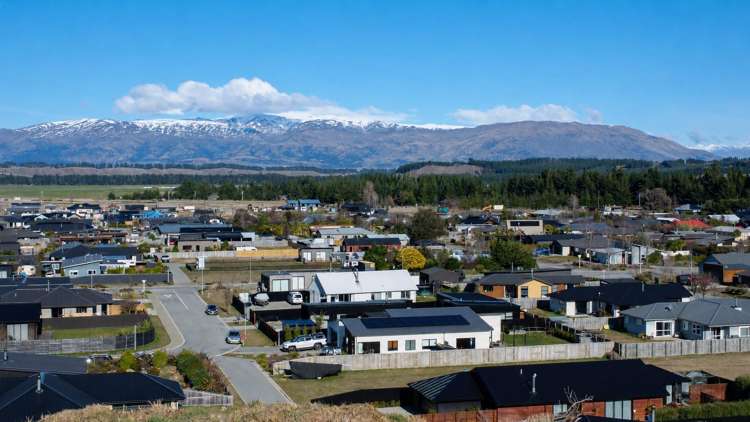 6 Rosella Lane Lake Hawea_4