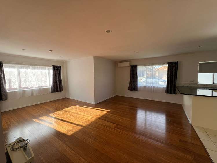 26 Cyril French Drive Flat Bush_8