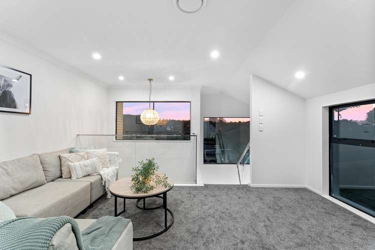 2B Palmgreen Court Stanmore Bay_13