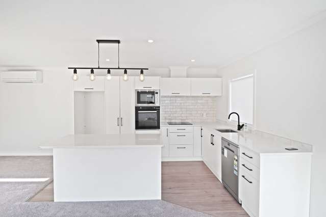 4 Martha Turnell Crescent 1302_2