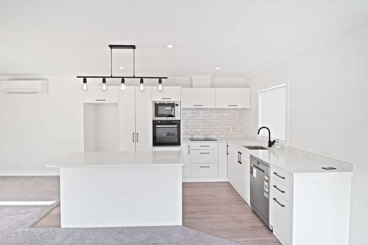 4 Martha Turnell Crescent 1302_2