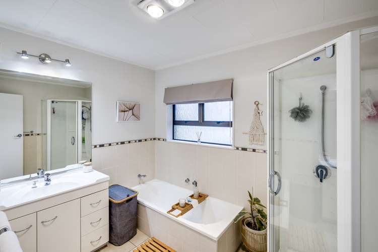 4 Hetley Crescent Taradale_11