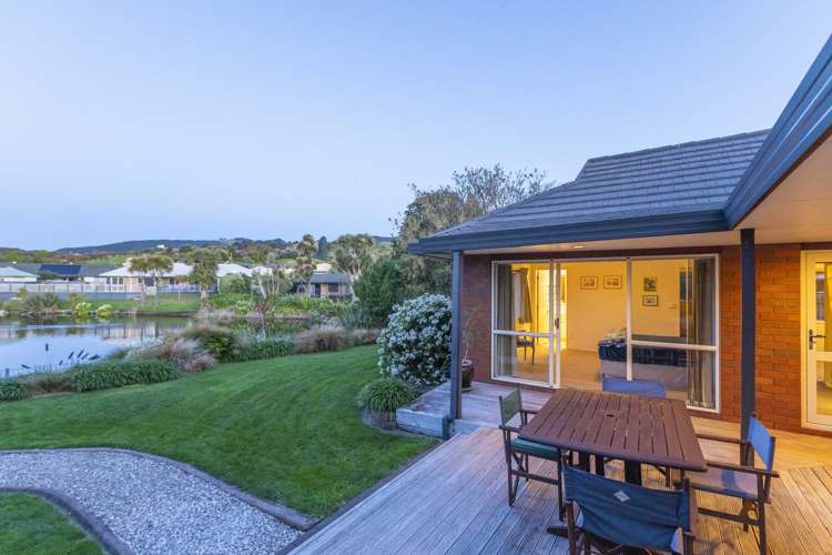 9 Lorna Irene Drive Raumati South_14