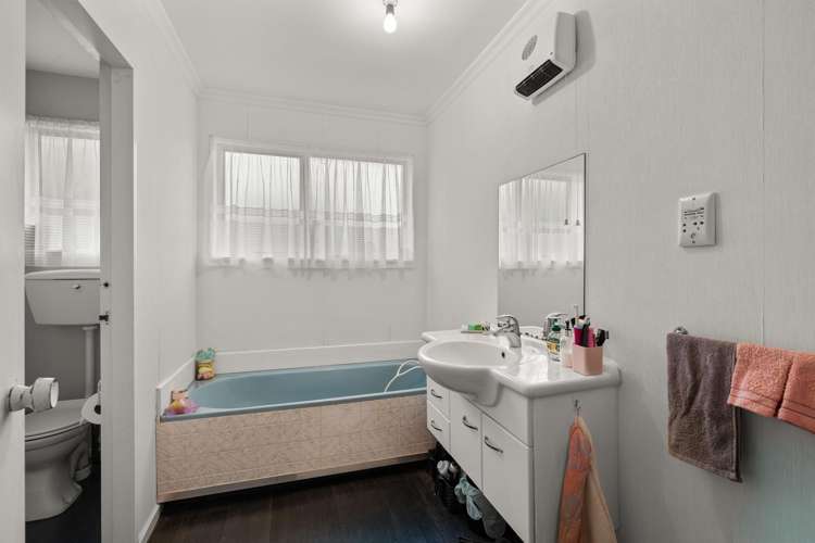 1/98A Lake Terrace Road Burwood_9
