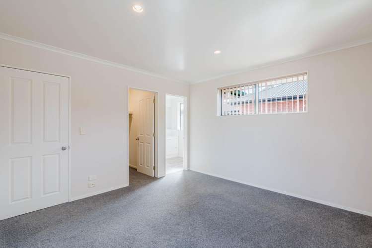 9 Kirk Close Rototuna_13