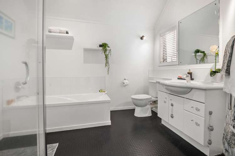 2/38a Rarangi Road St Heliers_16