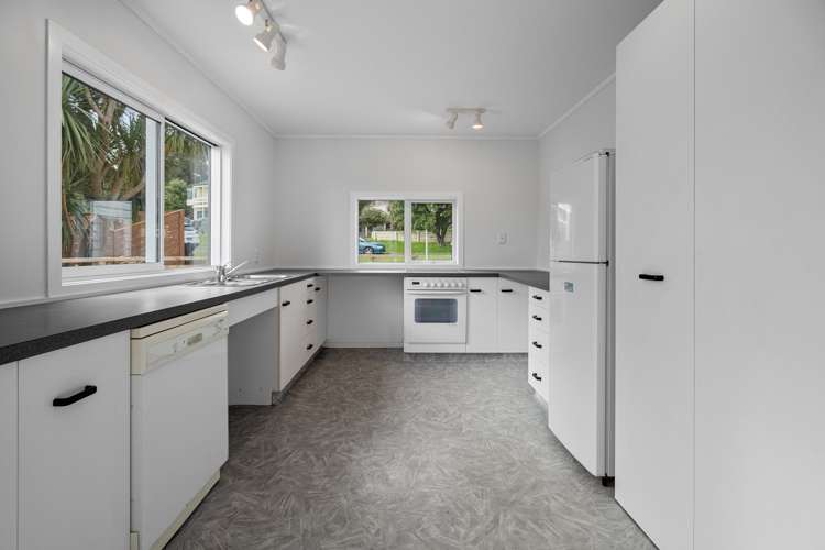 8 Meander Drive Welcome Bay_3