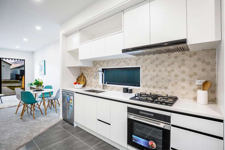 12 Taiororua Avenue Massey_3