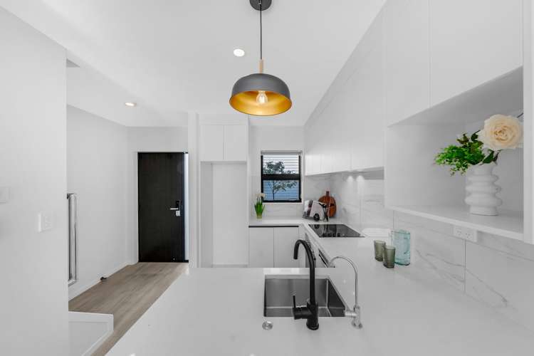 2/13 Grove Lane Pakuranga Heights_6