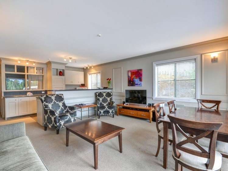 13/109 Beach Street Queenstown_1