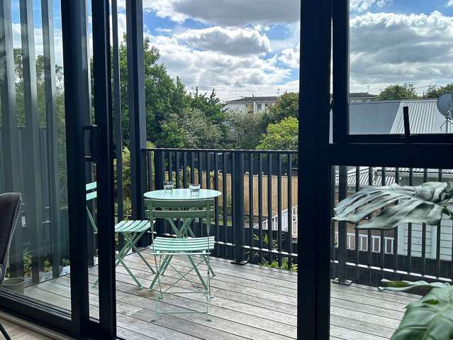Room 2 @/5/25 Lloyd Avenue Mount Albert_3