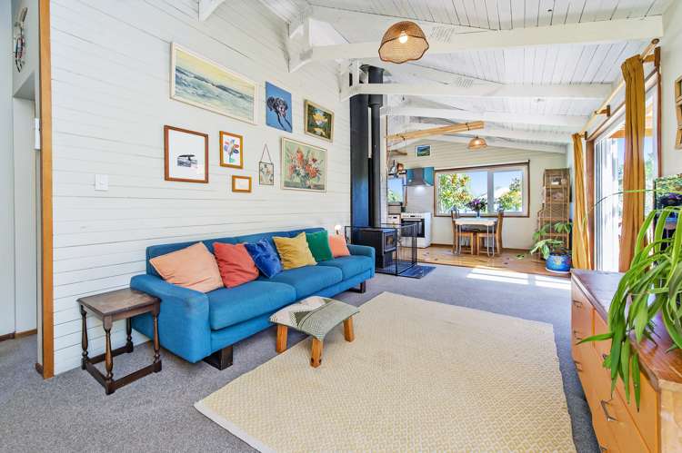 16 Ensors Place Waikuku Beach_15