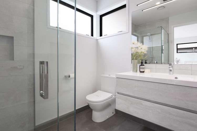 9 Hillcrest Road Otumoetai_11