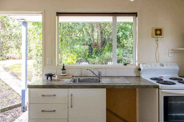 31 Putiki Road Ostend_9