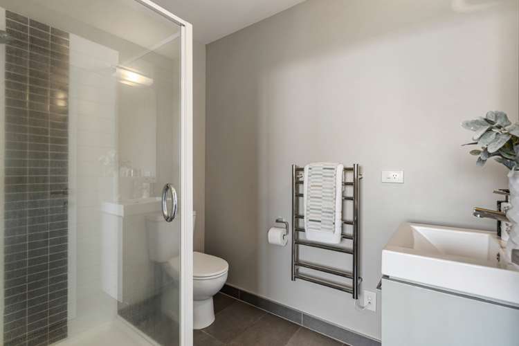 A204/525 East Coast Road Browns Bay_28