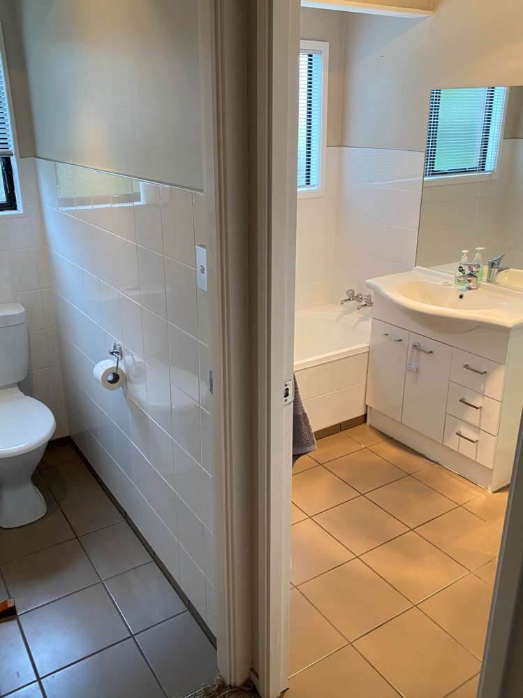 2/4 Monaco Place Mount Wellington_5