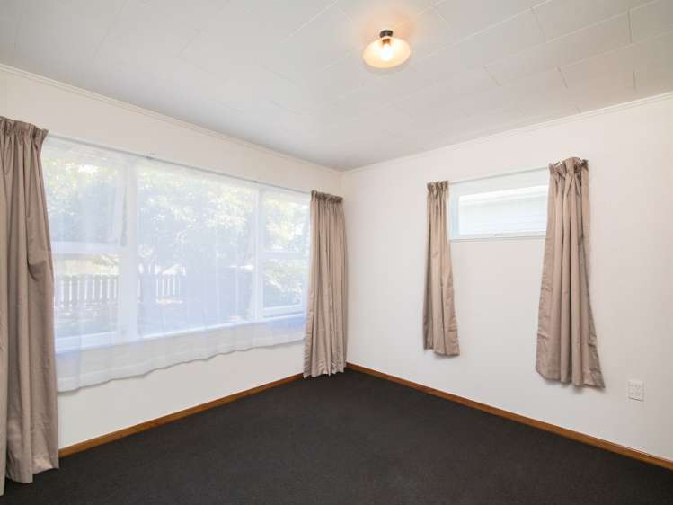 9 Queen Street Feilding_17