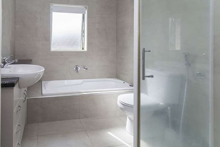 10 Beatrice Place Flat Bush_13