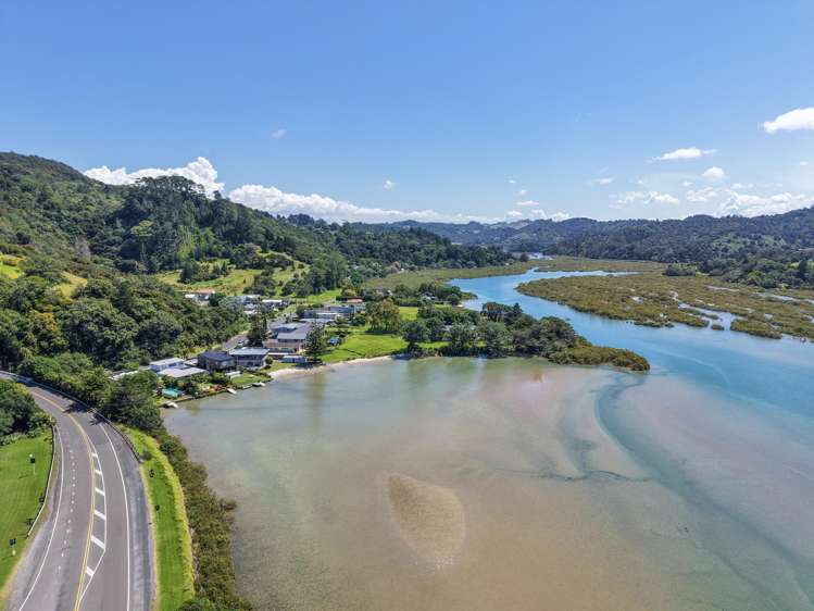 91 Weranui Road Waiwera_34