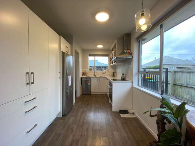2/34 Vienna St Waltham_3