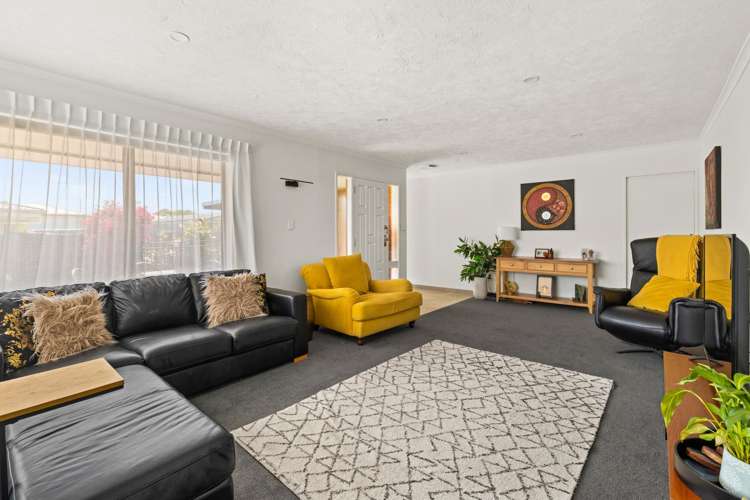 54A Menin Road Onekawa_2