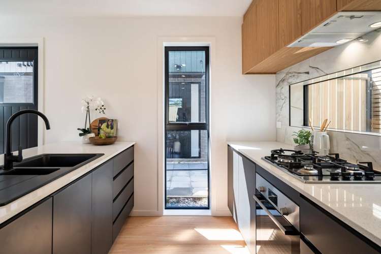 4/8 Victoria Street Ebdentown_1