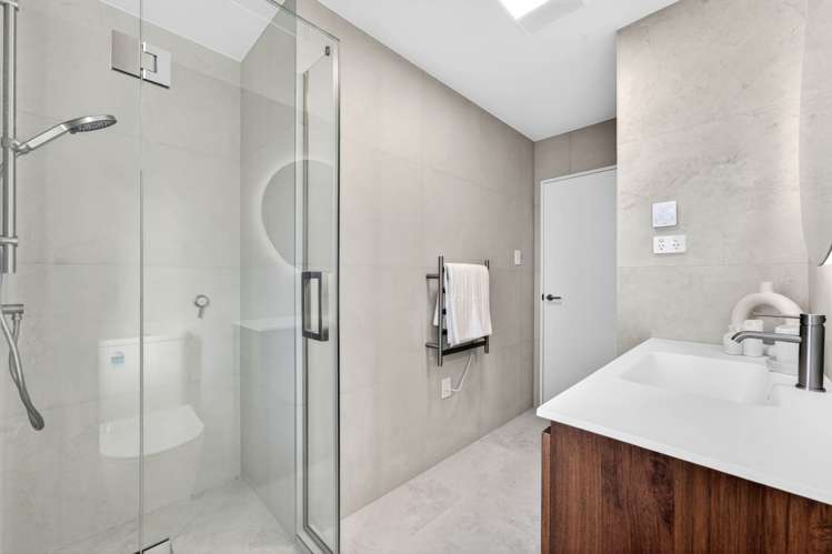 242E West Hoe Heights Orewa_18