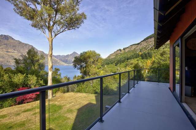 79 Arawata Terrace Fernhill/Sunshine Bay_3