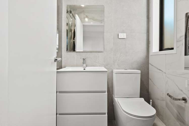 10 Karoro Road Flat Bush_6