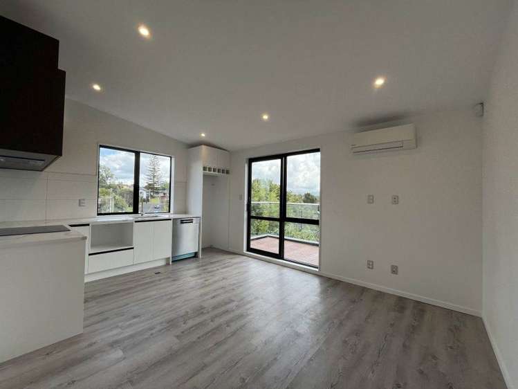 8/18 Sylvan Crescent_0