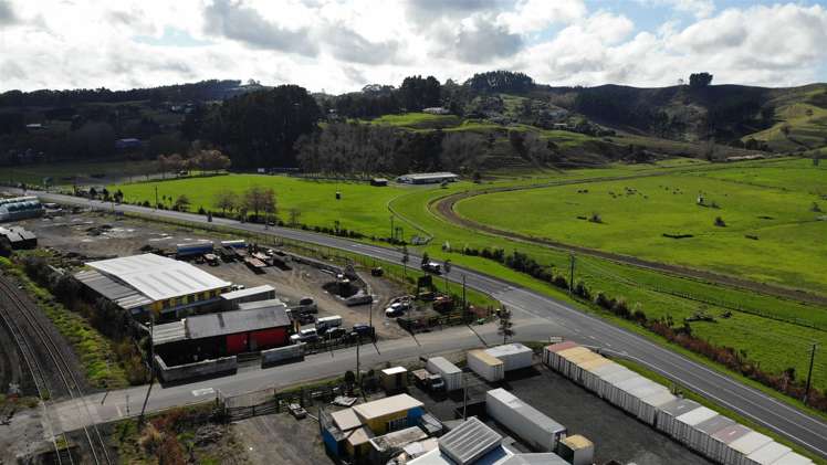 2 & 2A West Street Helensville_9