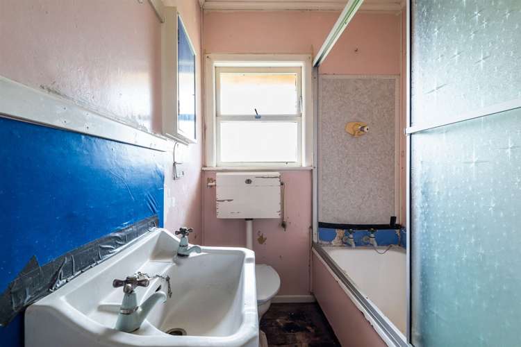 2/300 Lake Road Hauraki_9