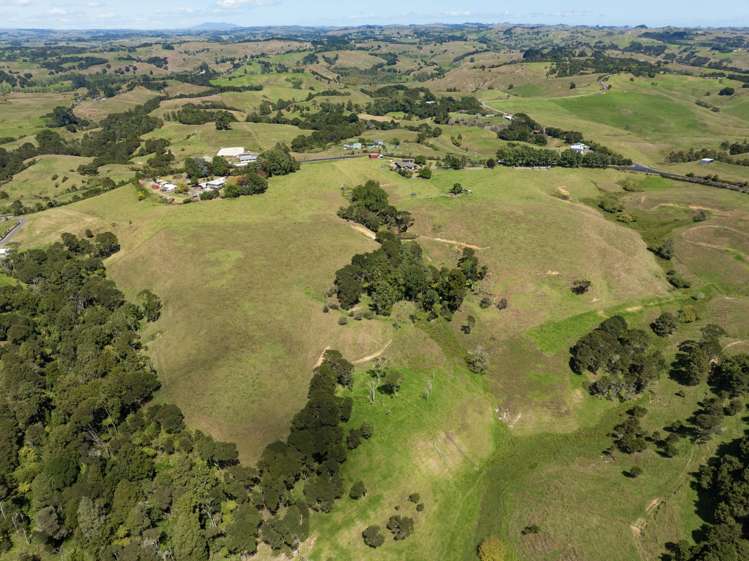 1761 Highway 22 Pukekawa_31