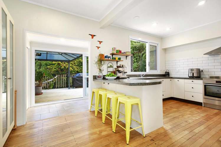 6 Thomas Hook Street Tawa_1