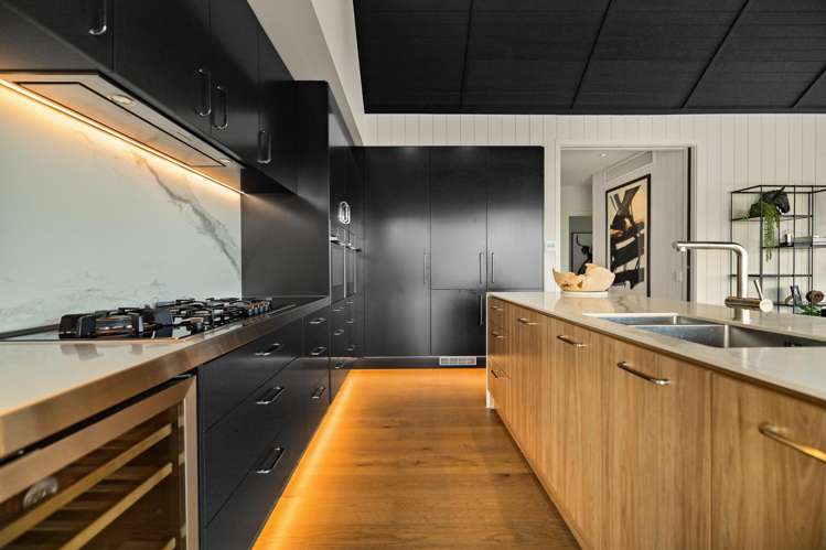 17 Falconer Rise Jacks Point_16