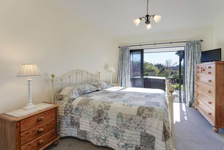16B Kingsford Drive Stoke_14
