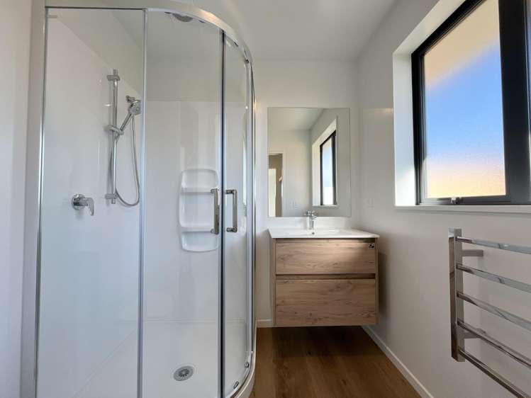 17 Silvergrass Way 11103_14