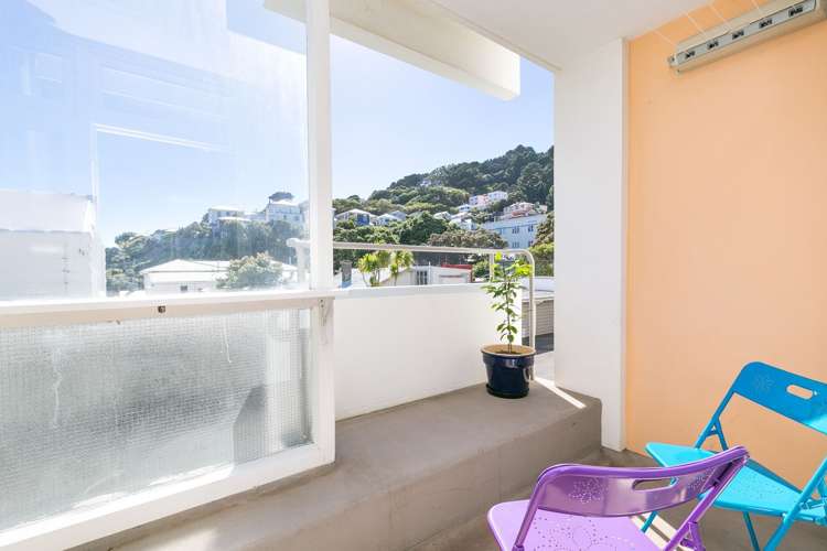 7/4 Claremont Grove Mount Victoria_8