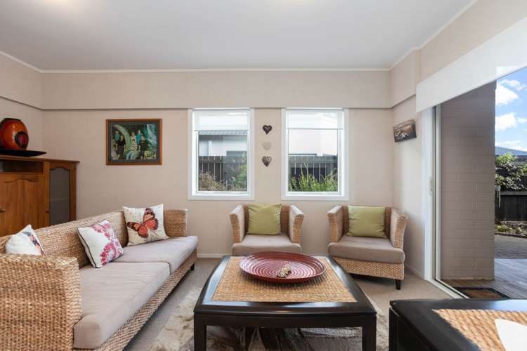 2/15 The Esplanade Eastern Beach_10