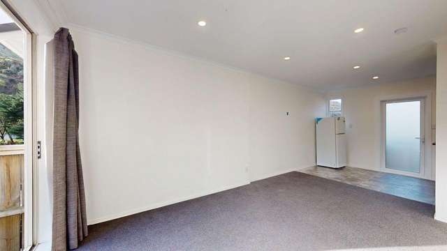 2/287C Happy Valley Road 1325_3