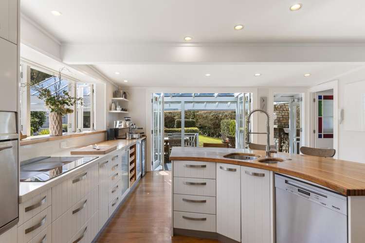 136 Attwood Road Paremoremo_6